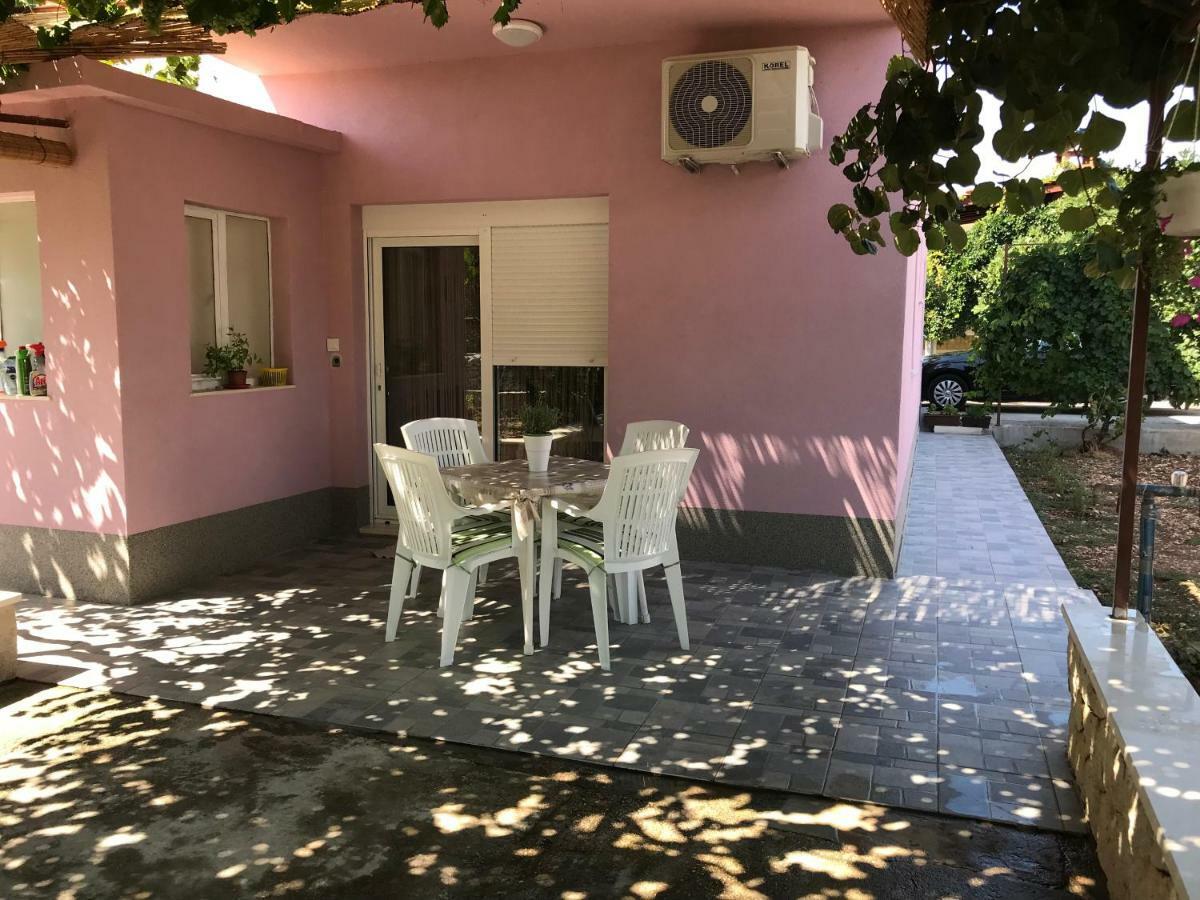 Apartman Mirjana With Terrace And Free Parking Donji Okrug  Eksteriør billede