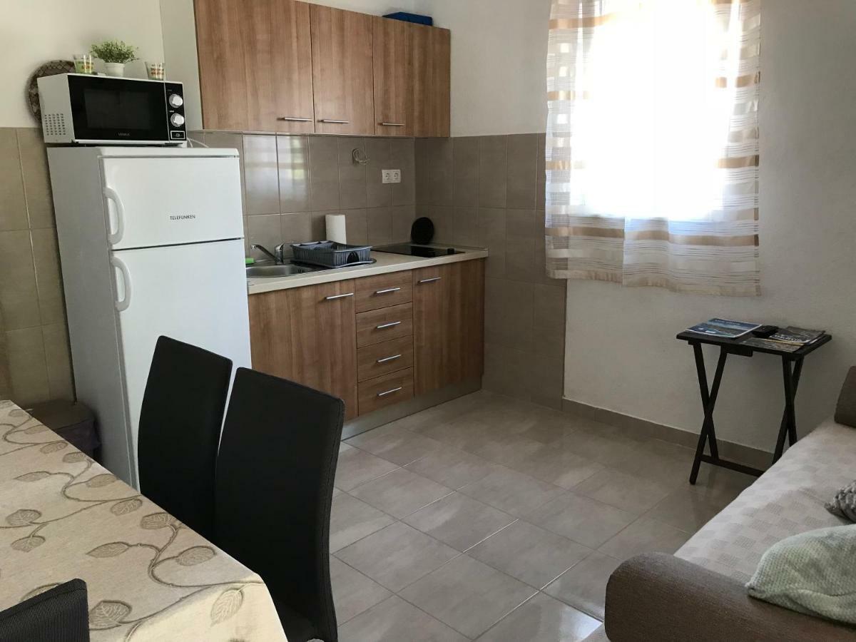 Apartman Mirjana With Terrace And Free Parking Donji Okrug  Eksteriør billede