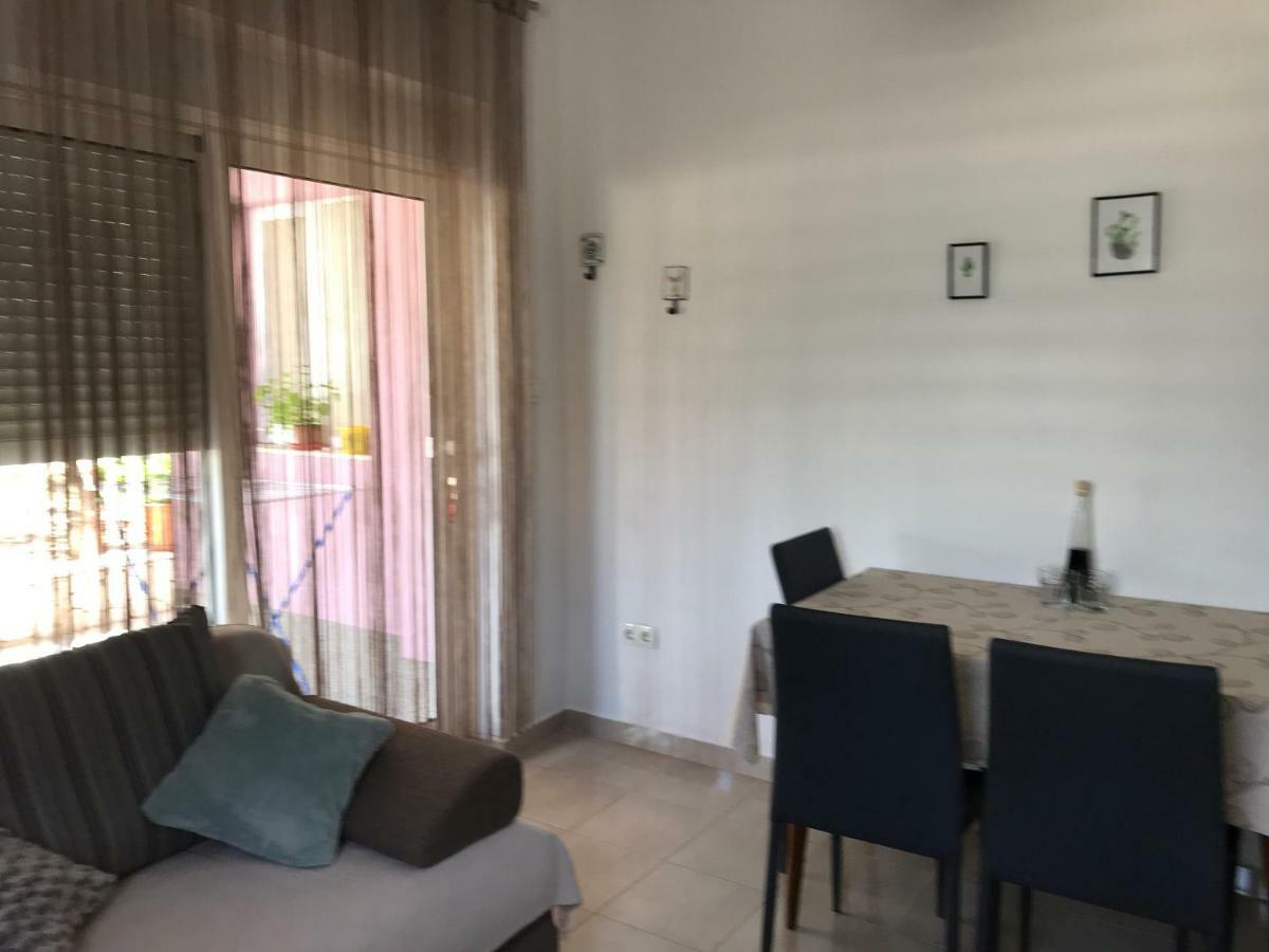 Apartman Mirjana With Terrace And Free Parking Donji Okrug  Eksteriør billede