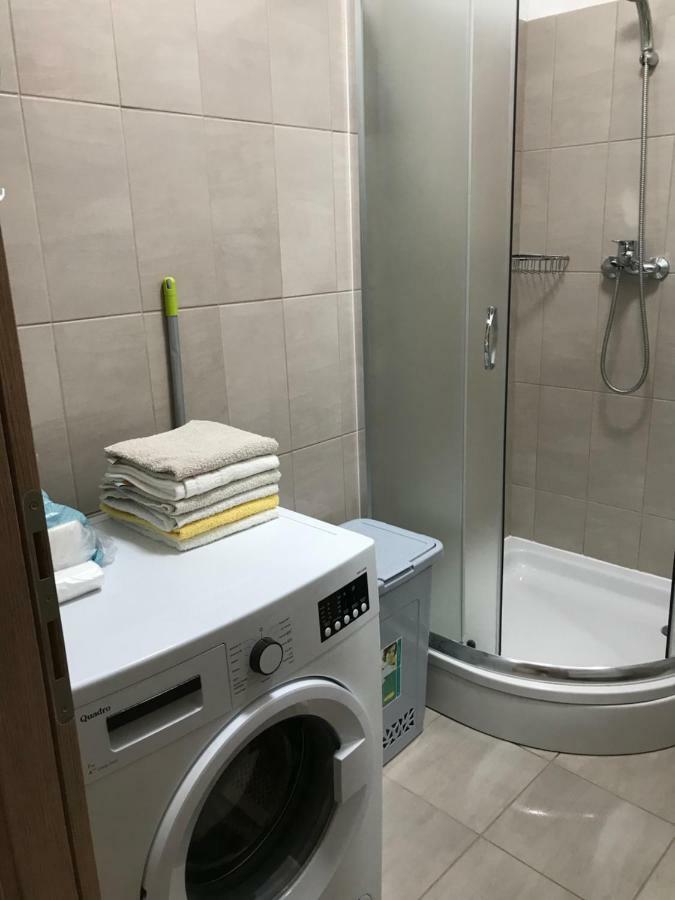 Apartman Mirjana With Terrace And Free Parking Donji Okrug  Eksteriør billede